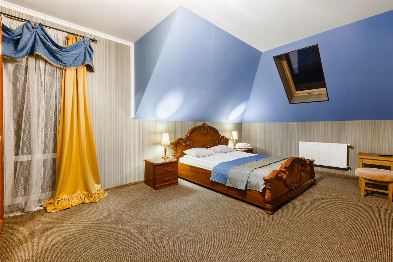 Everest Ivano-Frankivsk Luaran gambar