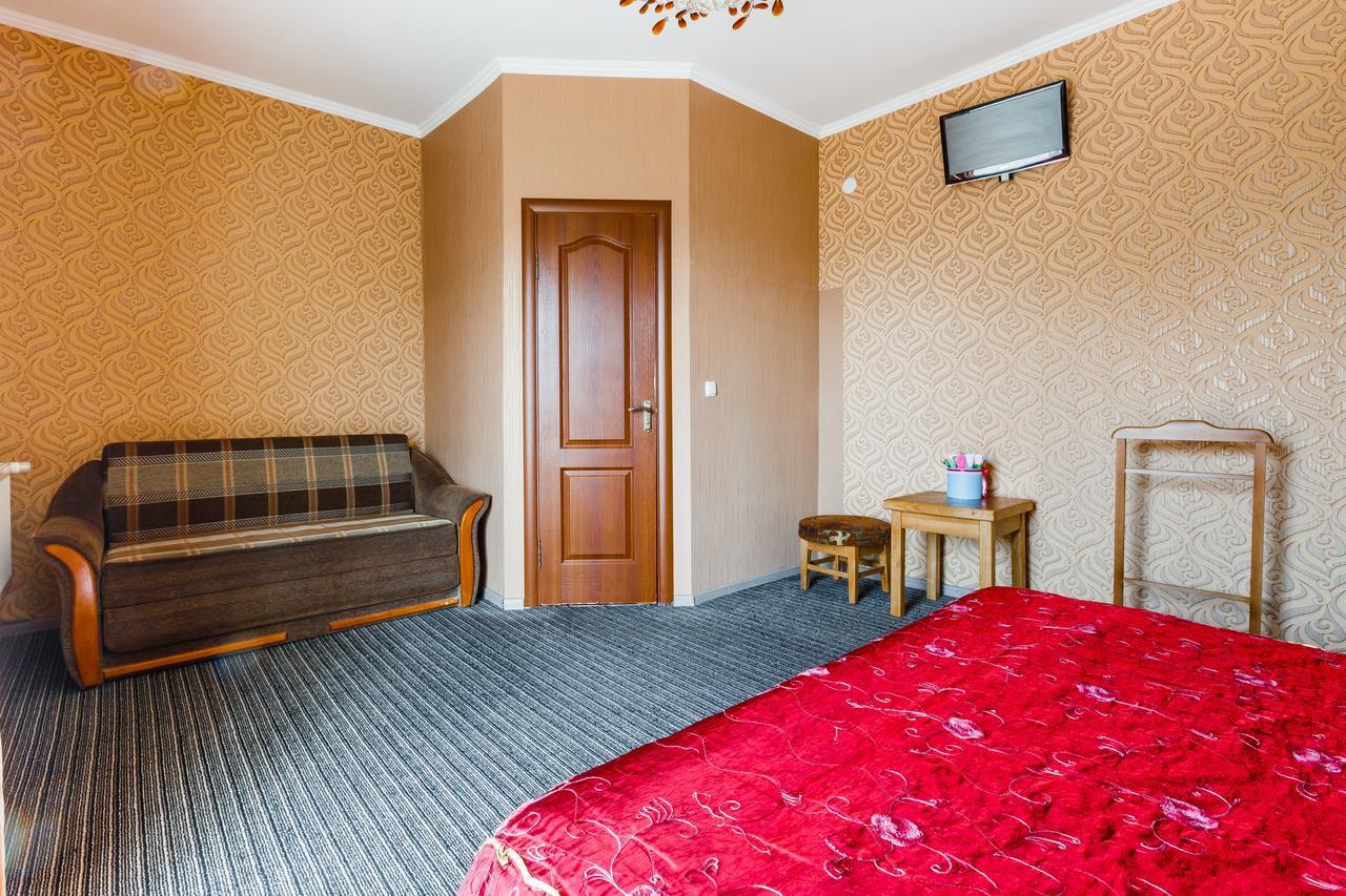 Everest Ivano-Frankivsk Luaran gambar