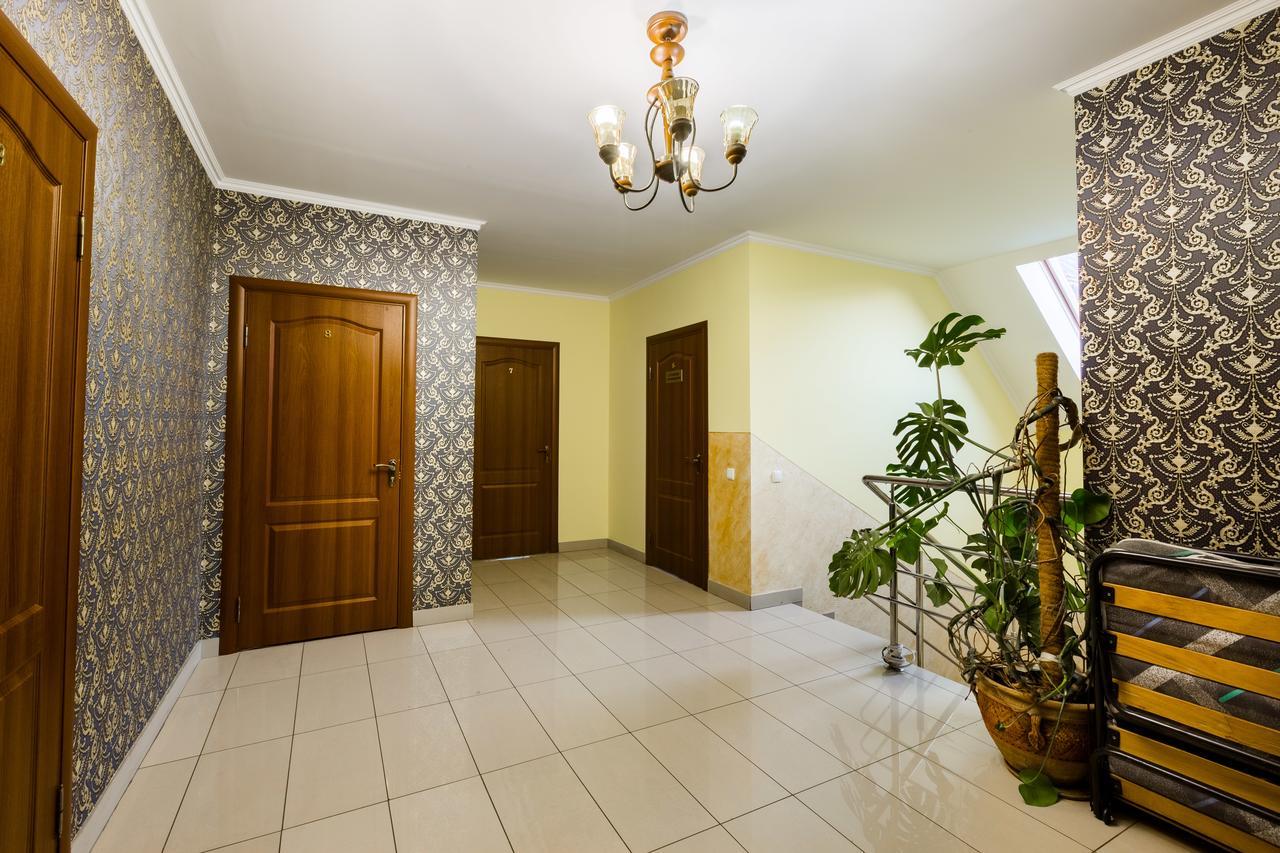 Everest Ivano-Frankivsk Luaran gambar
